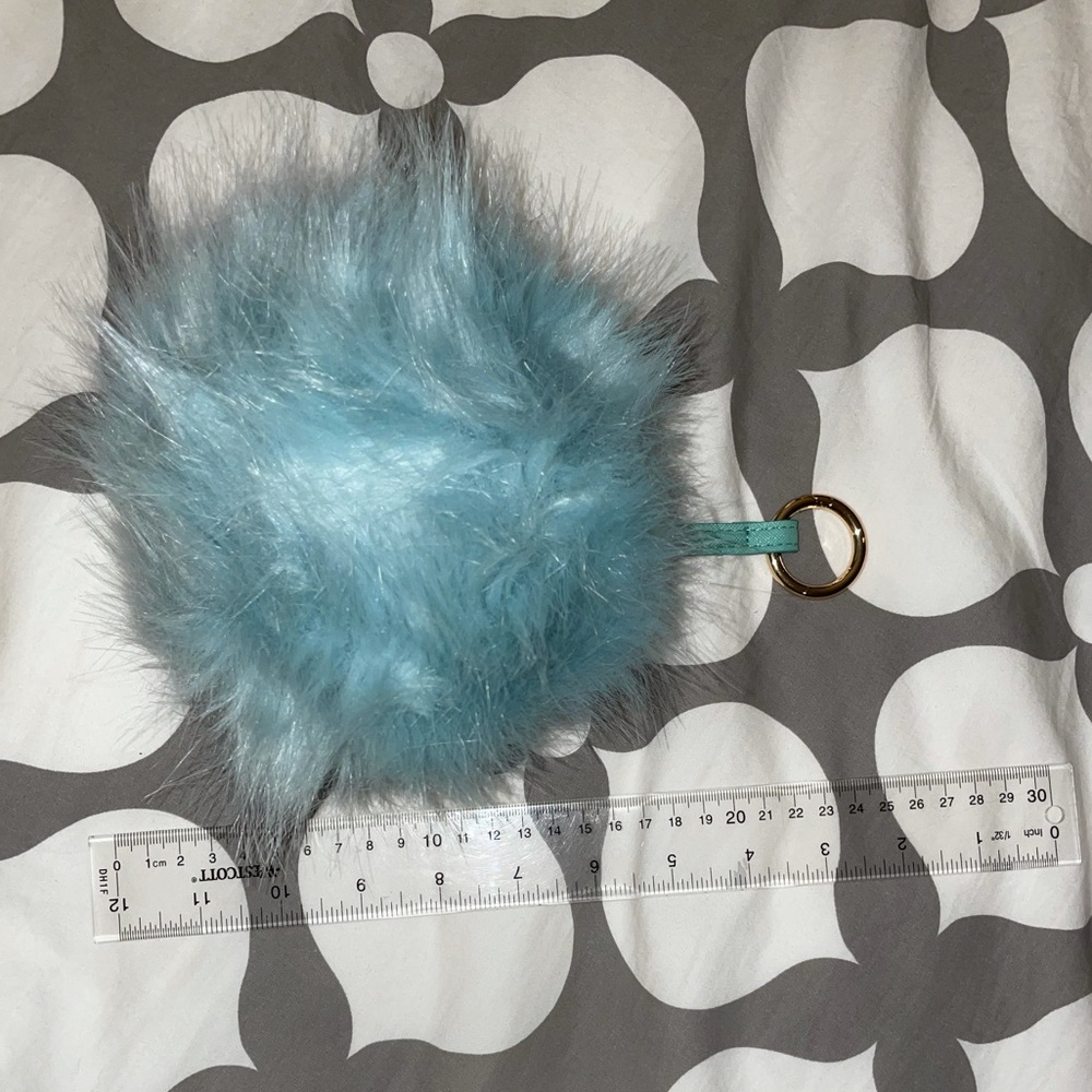 NWOT | Big Blue Puffball Key Chain
